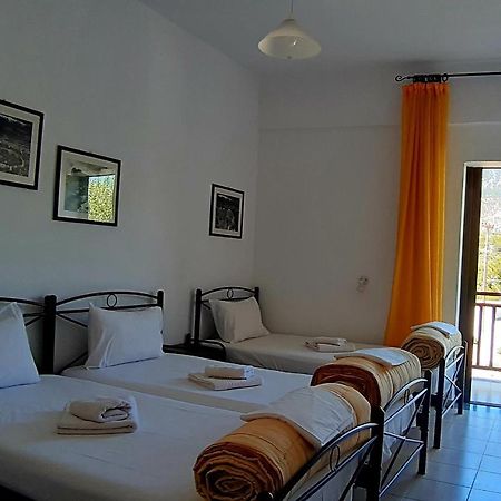 Sinoikismos Kambos Platanos Rooms מראה חיצוני תמונה