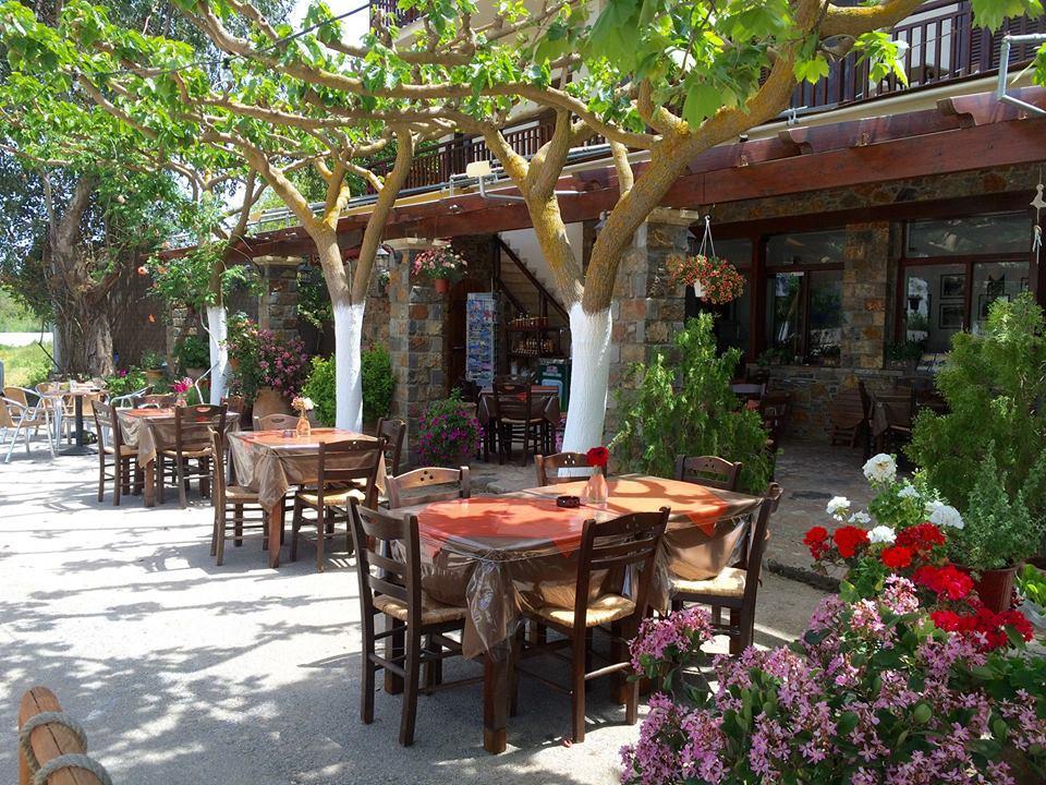 Sinoikismos Kambos Platanos Rooms מראה חיצוני תמונה