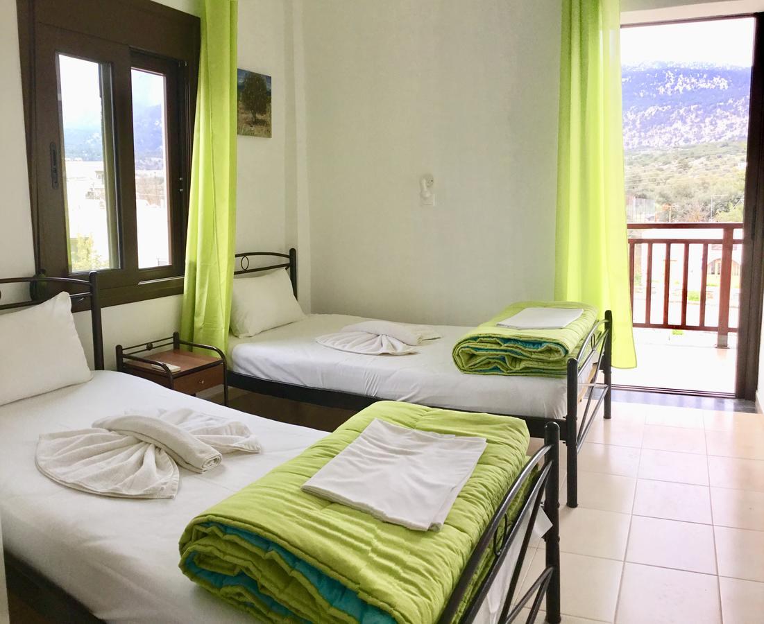 Sinoikismos Kambos Platanos Rooms מראה חיצוני תמונה